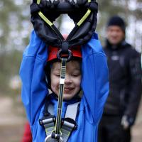 Seikkailu huvittaa niin lapsia kuin aikuisiakin − Seikkailupuisto Pakka