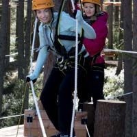 Liuku surffilaudalla Seikkailupuisto Pakassa